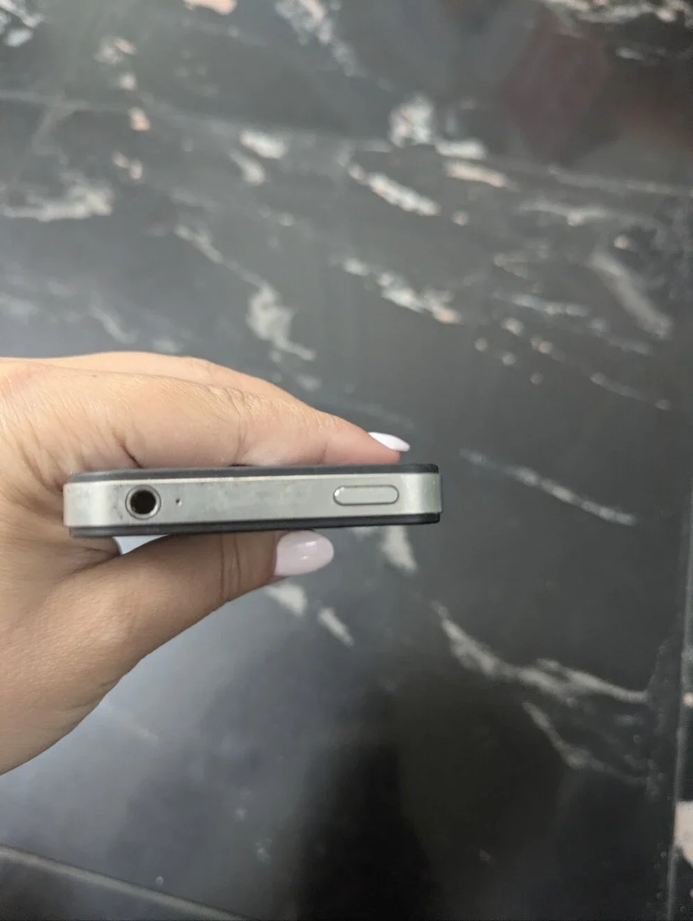 Broken iPhone 4 For Parts